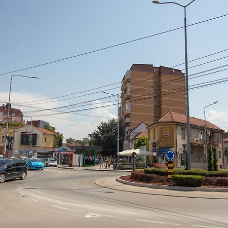 4 Rooms Apartments Ni 외부 사진