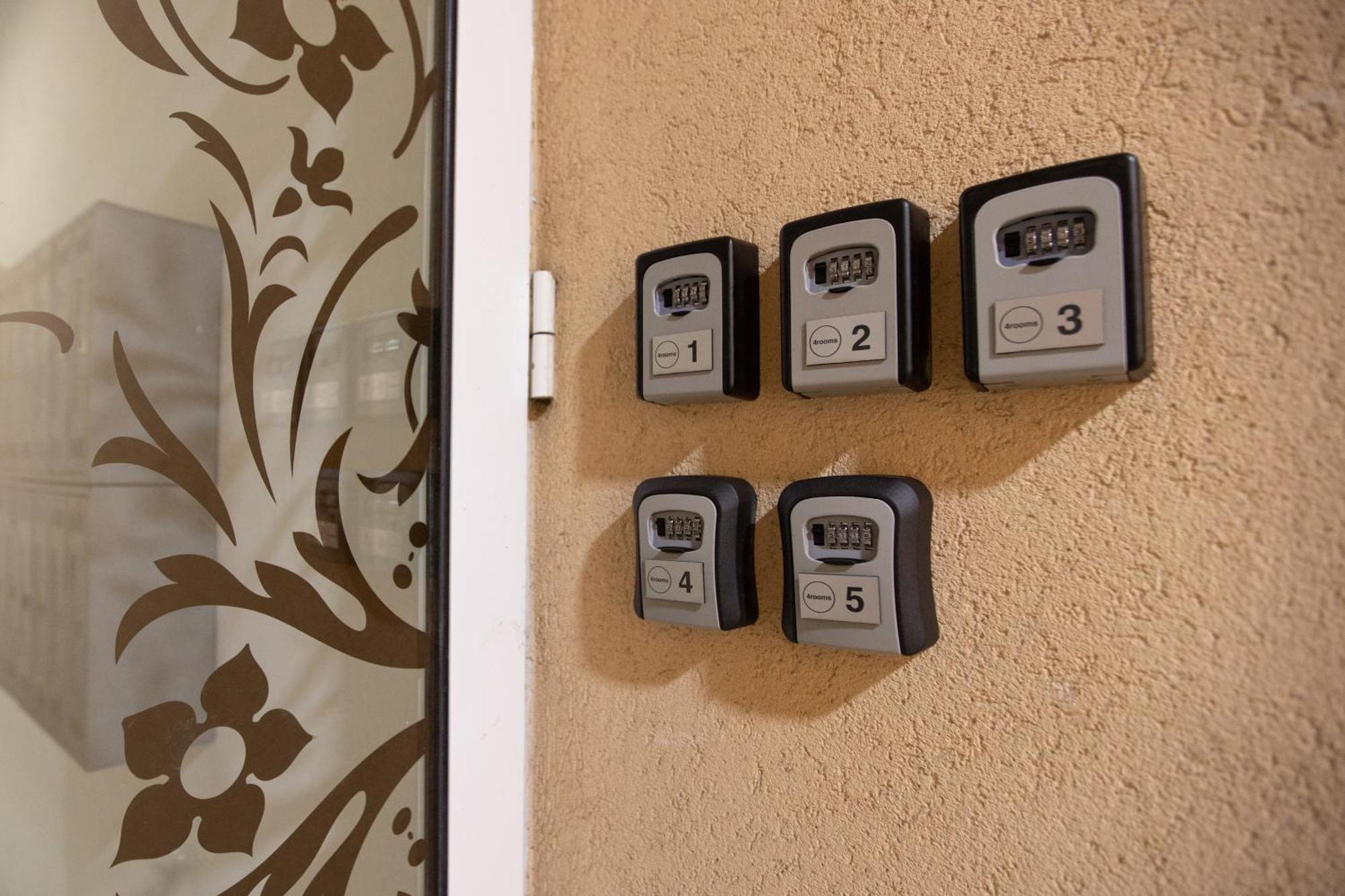 4 Rooms Apartments Ni 외부 사진