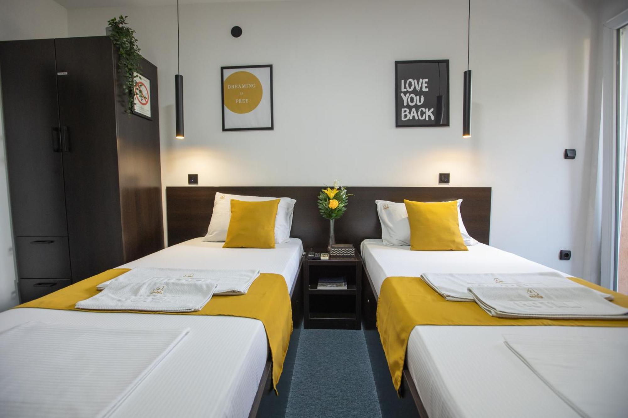 4 Rooms Apartments Ni 외부 사진