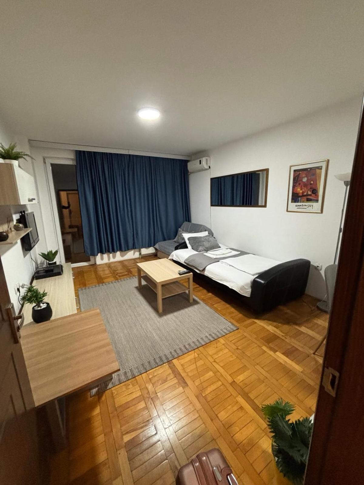 4 Rooms Apartments Ni 외부 사진