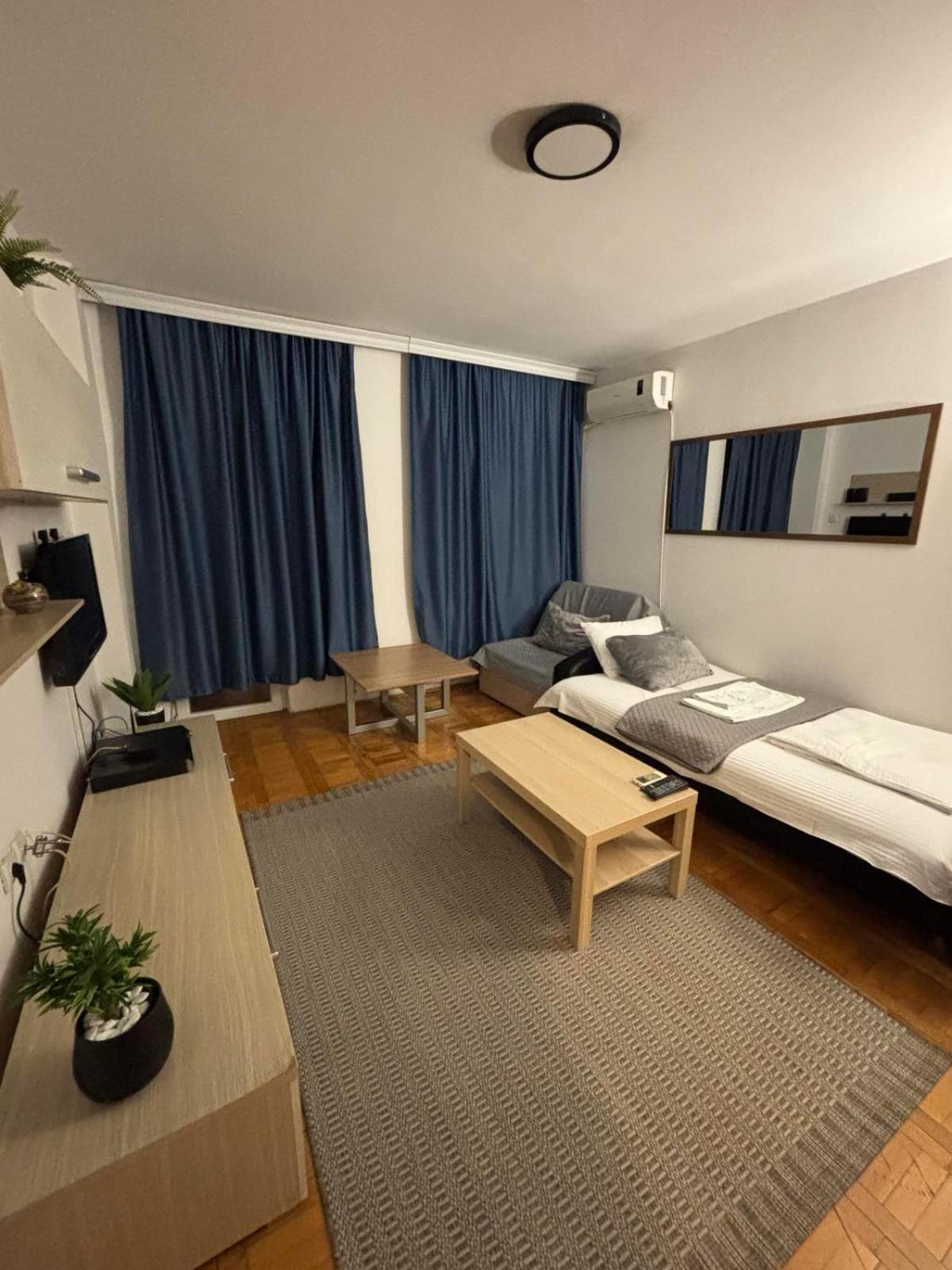 4 Rooms Apartments Ni 외부 사진