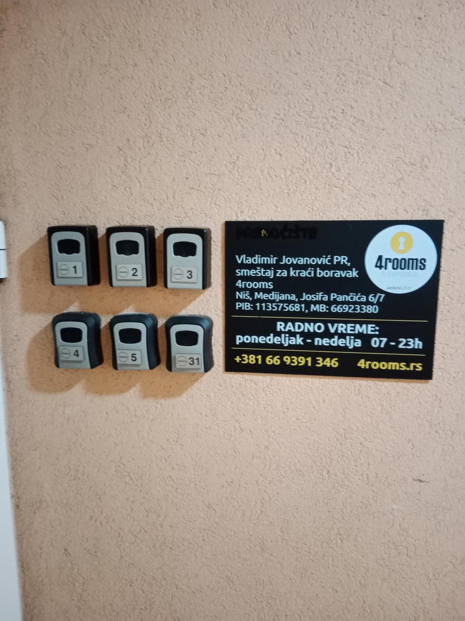 4 Rooms Apartments Ni 외부 사진
